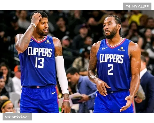 伦纳德复出之战再度受伤 膝盖问题持续困扰快船前景