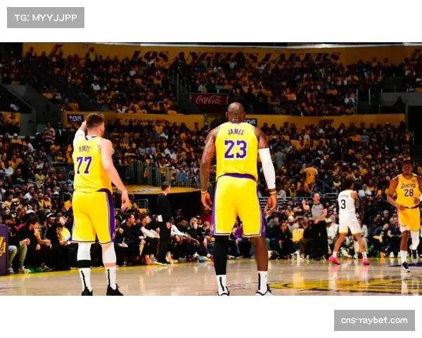 湖人主场14分击败尼克斯，防守强度提升限制对手得分不过百